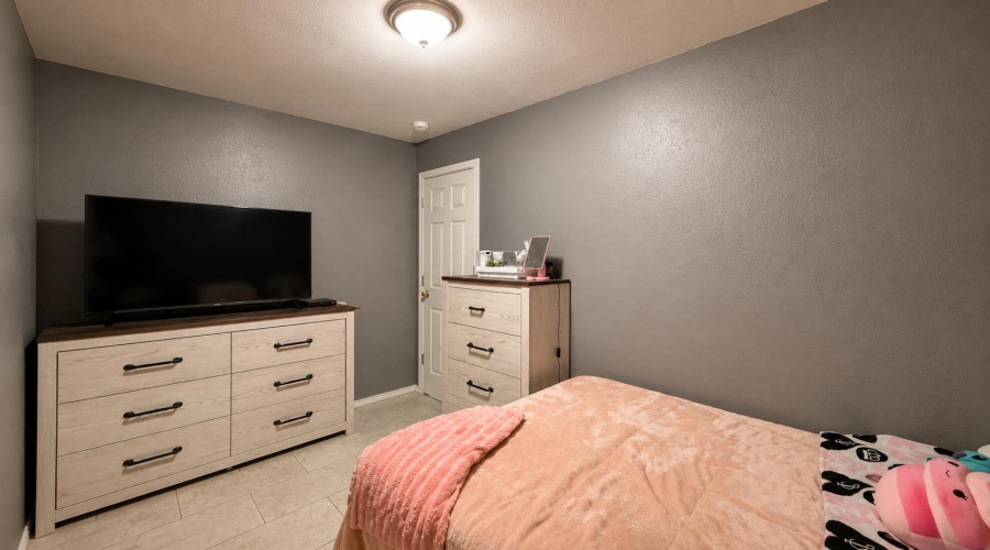 2905 Coventry Dr., Laredo, Texas 78046, 1 Bedroom Bedrooms, 3 Rooms Rooms,1 BathroomBathrooms,Residential,For Sale,2905 Coventry Dr.,20264054