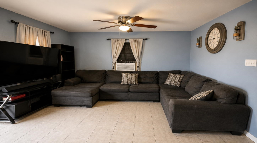 2905 Coventry Dr., Laredo, Texas 78046, 1 Bedroom Bedrooms, 3 Rooms Rooms,1 BathroomBathrooms,Residential,For Sale,2905 Coventry Dr.,20264054