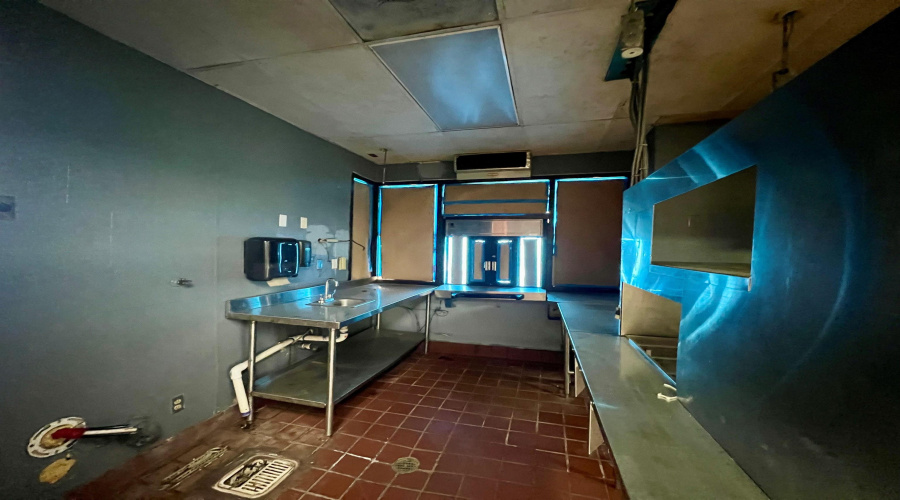 3501 San Dario Ave, LAREDO, Texas 78041, 1 Room Rooms,2 BathroomsBathrooms,Commercial retail/office,For Rent,3501 San Dario Ave,20264055