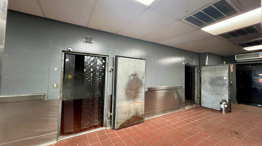 3501 San Dario Ave, LAREDO, Texas 78041, 1 Room Rooms,2 BathroomsBathrooms,Commercial retail/office,For Rent,3501 San Dario Ave,20264055