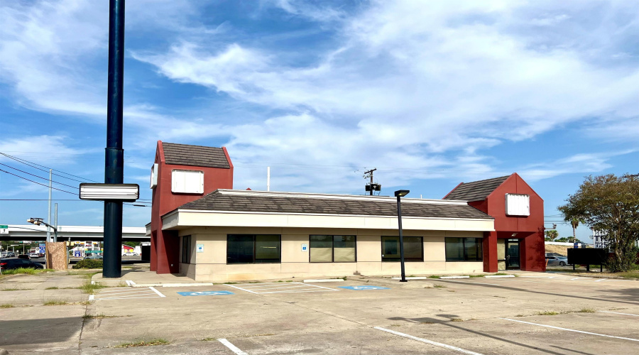 3501 San Dario Ave, LAREDO, Texas 78041, 1 Room Rooms,2 BathroomsBathrooms,Commercial retail/office,For Rent,3501 San Dario Ave,20264055