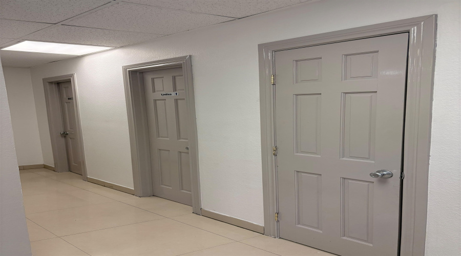 5305 Santa Maria Ave, Laredo, Texas 78046, 1 Room Rooms,2 BathroomsBathrooms,Commercial retail/office,For Rent,5305 Santa Maria Ave,20264057