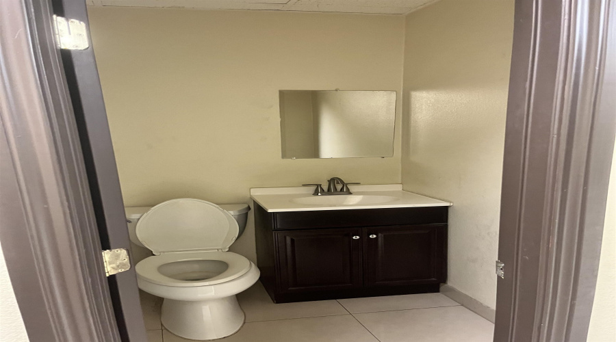 5305 Santa Maria Ave, Laredo, Texas 78046, 1 Room Rooms,2 BathroomsBathrooms,Commercial retail/office,For Rent,5305 Santa Maria Ave,20264057