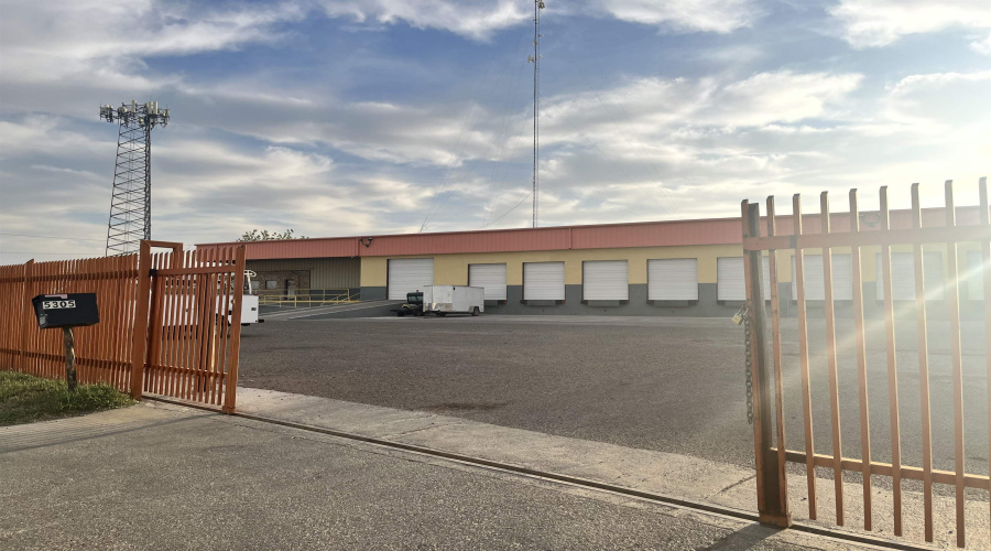 5305 Santa Maria Ave, Laredo, Texas 78046, 1 Room Rooms,2 BathroomsBathrooms,Commercial retail/office,For Rent,5305 Santa Maria Ave,20264057