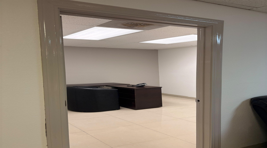 5305 Santa Maria Ave, Laredo, Texas 78046, 1 Room Rooms,2 BathroomsBathrooms,Commercial retail/office,For Rent,5305 Santa Maria Ave,20264057