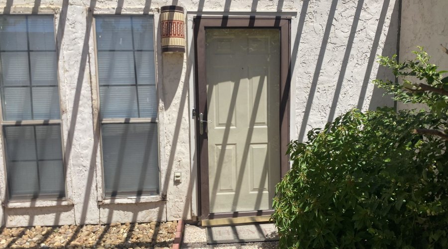 101 W Del Mar Blvd, Laredo, Texas 78041, 3 Bedrooms Bedrooms, 5 Rooms Rooms,2 BathroomsBathrooms,Residential,For Rent,101 W Del Mar Blvd,20264056