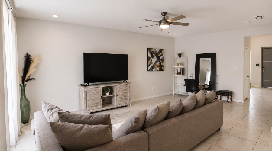 711 Solaz Dr., Laredo, Texas 78045, 3 Bedrooms Bedrooms, 7 Rooms Rooms,2 BathroomsBathrooms,Residential,For Rent,711 Solaz Dr.,20264059