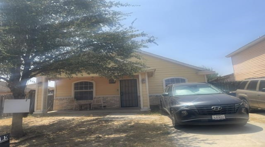4736 Loma Vista Dr, Laredo, Texas 78046, 3 Bedrooms Bedrooms, 6 Rooms Rooms,2 BathroomsBathrooms,Residential,For Sale,4736 Loma Vista Dr,20264060