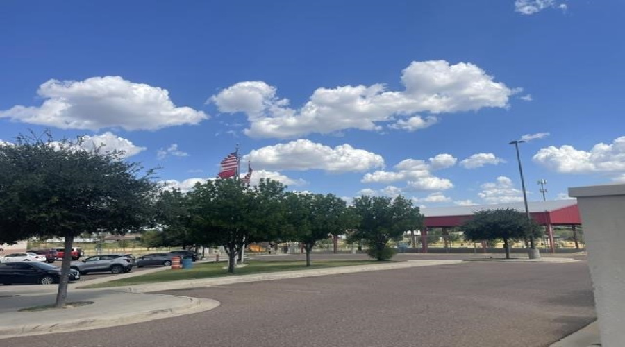 4736 Loma Vista Dr, Laredo, Texas 78046, 3 Bedrooms Bedrooms, 6 Rooms Rooms,2 BathroomsBathrooms,Residential,For Sale,4736 Loma Vista Dr,20264060