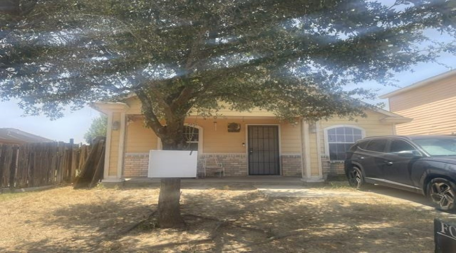 4736 Loma Vista Dr, Laredo, Texas 78046, 3 Bedrooms Bedrooms, 6 Rooms Rooms,2 BathroomsBathrooms,Residential,For Sale,4736 Loma Vista Dr,20264060