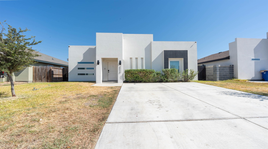 6520 Adenia Loop, Laredo, Texas 78043, 3 Bedrooms Bedrooms, 5 Rooms Rooms,2 BathroomsBathrooms,Residential,For Sale,6520 Adenia Loop,20264061