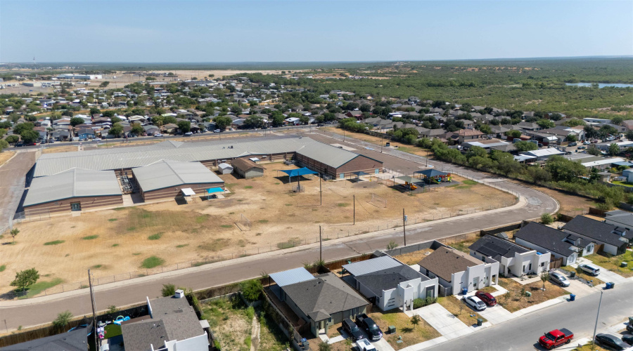 6520 Adenia Loop, Laredo, Texas 78043, 3 Bedrooms Bedrooms, 5 Rooms Rooms,2 BathroomsBathrooms,Residential,For Sale,6520 Adenia Loop,20264061