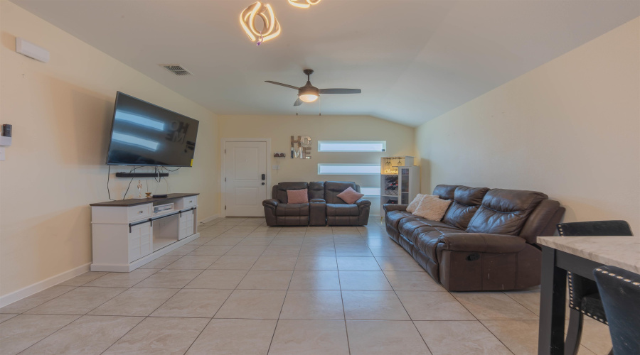 6520 Adenia Loop, Laredo, Texas 78043, 3 Bedrooms Bedrooms, 5 Rooms Rooms,2 BathroomsBathrooms,Residential,For Sale,6520 Adenia Loop,20264061