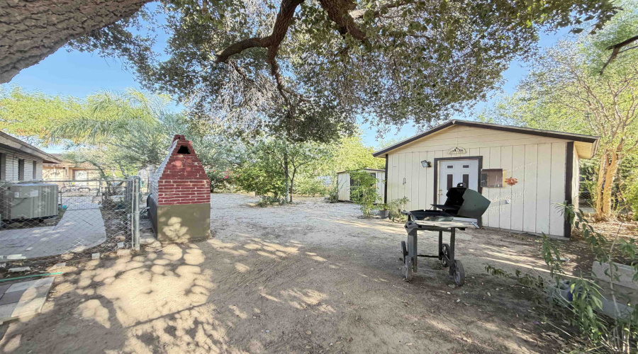1409 Alamo St, LAREDO, Texas 78040, ,Multi-family,For Sale,1409 Alamo St,20264058