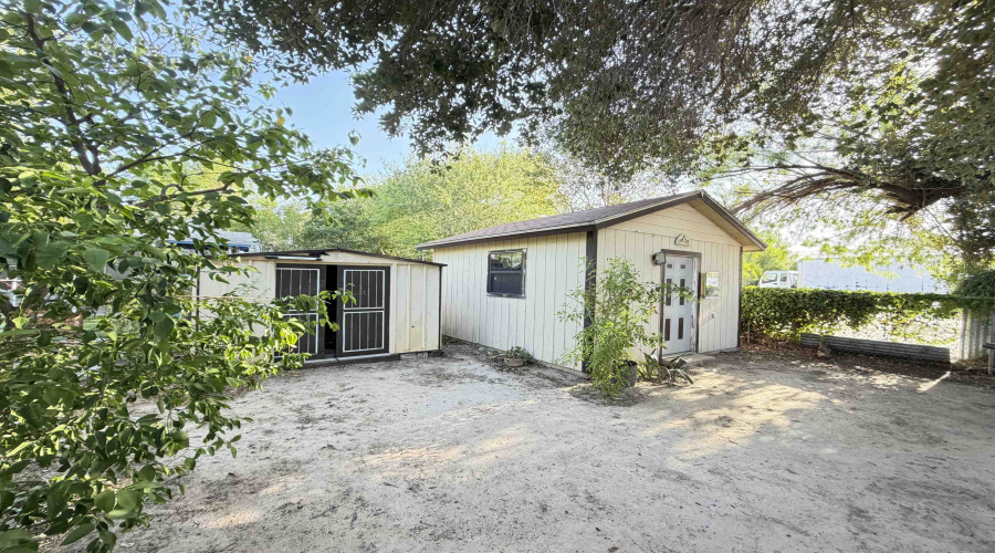 1409 Alamo St, LAREDO, Texas 78040, ,Multi-family,For Sale,1409 Alamo St,20264058