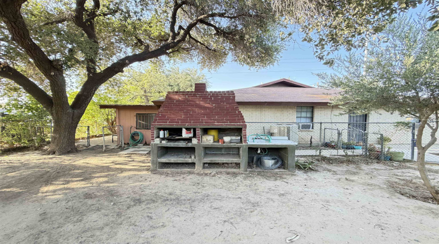 1409 Alamo St, LAREDO, Texas 78040, ,Multi-family,For Sale,1409 Alamo St,20264058