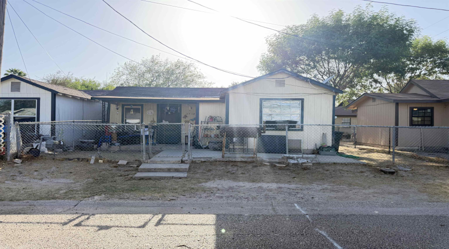 1409 Alamo St, LAREDO, Texas 78040, ,Multi-family,For Sale,1409 Alamo St,20264058