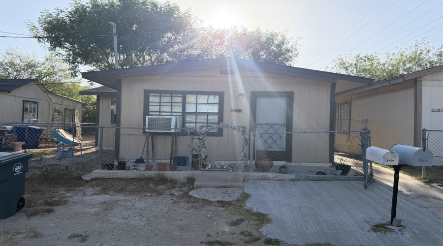1409 Alamo St, LAREDO, Texas 78040, ,Multi-family,For Sale,1409 Alamo St,20264058