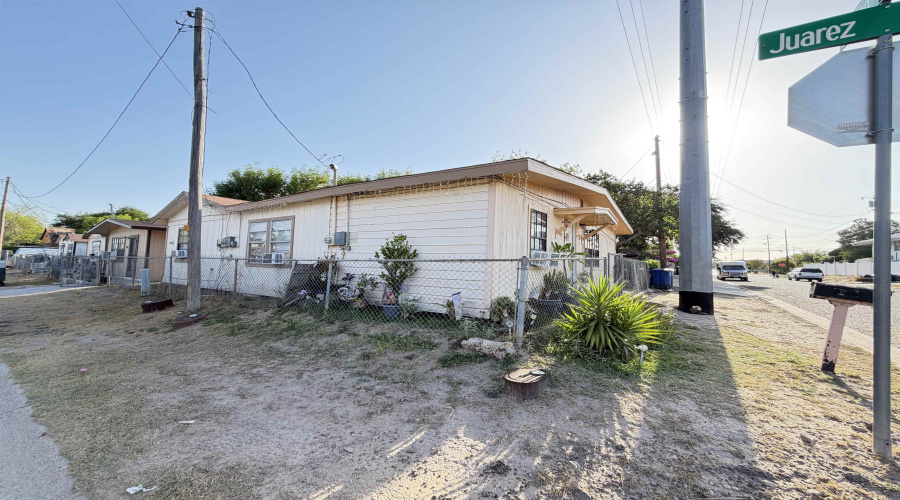 1409 Alamo St, LAREDO, Texas 78040, ,Multi-family,For Sale,1409 Alamo St,20264058