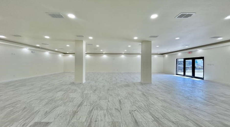 1113 San Bernardo Ave, Laredo, Texas 78040, 1 Room Rooms,2 BathroomsBathrooms,Commercial retail/office,For Rent,1113 San Bernardo Ave,20264066