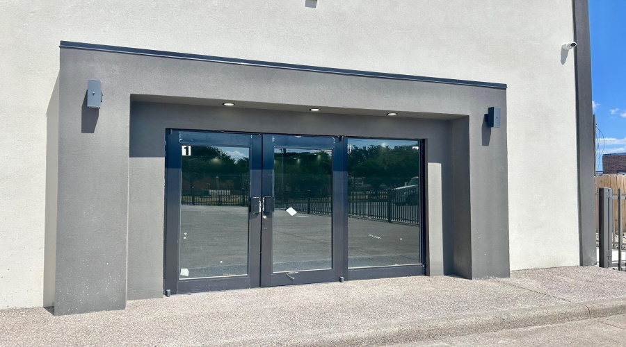 1113 San Bernardo Ave, Laredo, Texas 78040, 1 Room Rooms,2 BathroomsBathrooms,Commercial retail/office,For Rent,1113 San Bernardo Ave,20264066