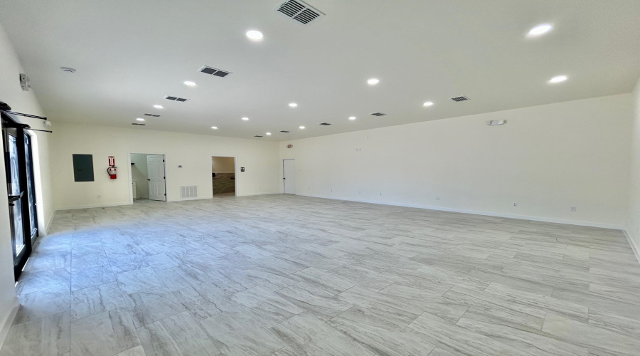 1113 San Bernardo Ave, Laredo, Texas 78040, 1 Room Rooms,1 BathroomBathrooms,Commercial retail/office,For Rent,1113 San Bernardo Ave,20264067