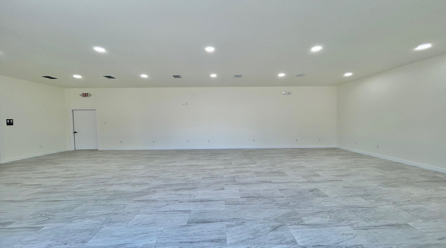 1113 San Bernardo Ave, Laredo, Texas 78040, 1 Room Rooms,1 BathroomBathrooms,Commercial retail/office,For Rent,1113 San Bernardo Ave,20264067