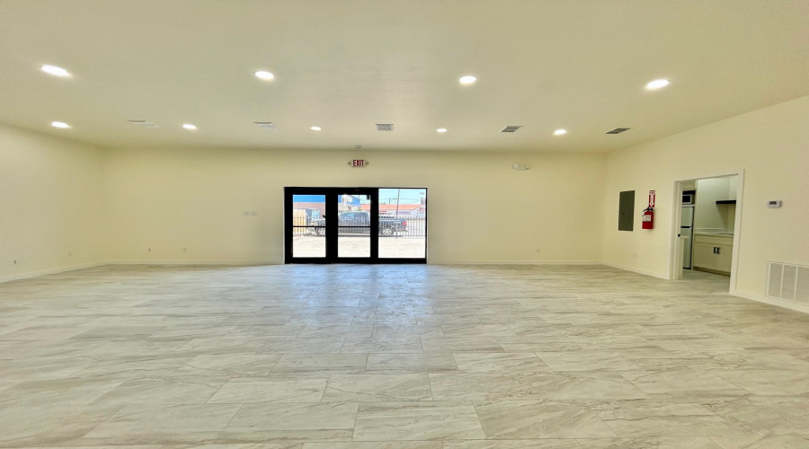 1113 San Bernardo Ave, Laredo, Texas 78040, 1 Room Rooms,1 BathroomBathrooms,Commercial retail/office,For Rent,1113 San Bernardo Ave,20264067