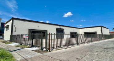 1113 San Bernardo Ave, Laredo, Texas 78040, 1 Room Rooms,1 BathroomBathrooms,Commercial retail/office,For Rent,1113 San Bernardo Ave,20264067