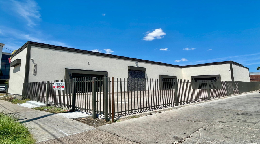 1113 San Bernardo Ave, Laredo, Texas 78040, 1 Room Rooms,1 BathroomBathrooms,Commercial retail/office,For Rent,1113 San Bernardo Ave,20264067