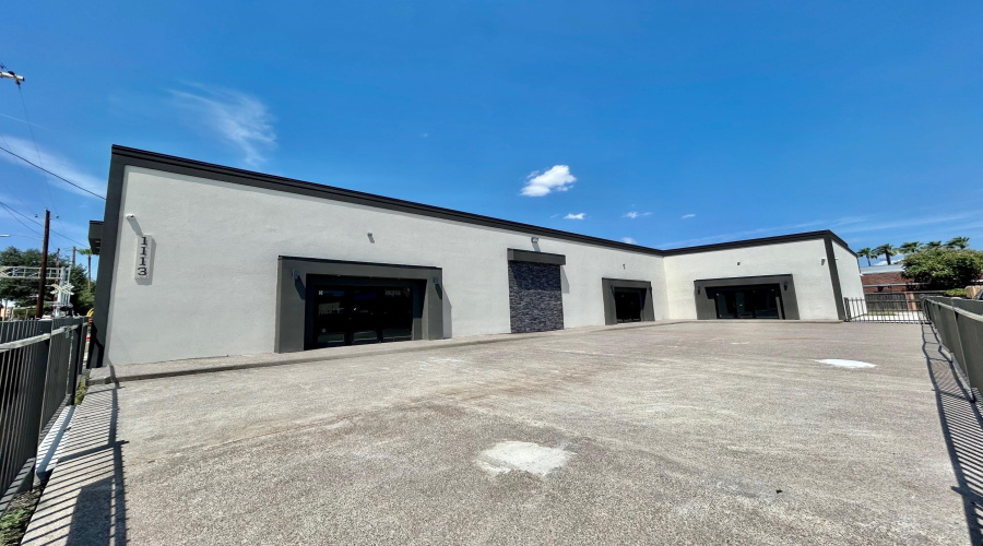 1113 San Bernardo Ave, Laredo, Texas 78040, 1 Room Rooms,1 BathroomBathrooms,Commercial retail/office,For Rent,1113 San Bernardo Ave,20264067