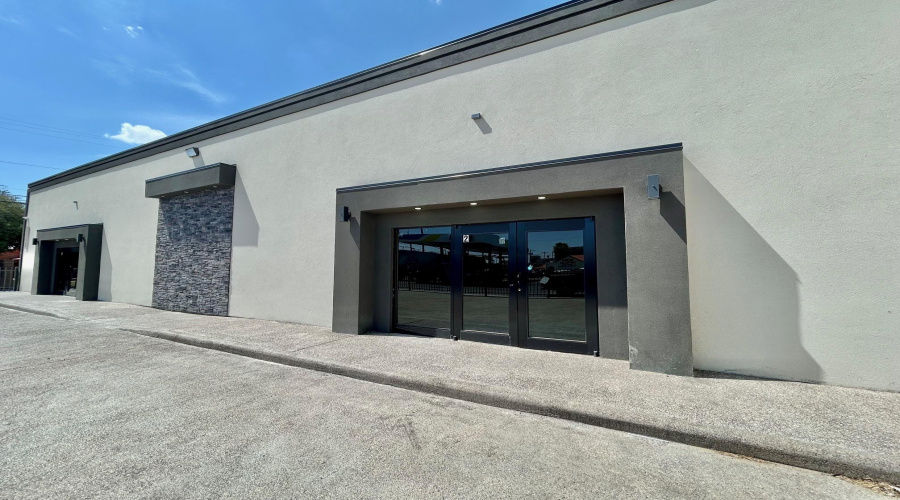 1113 San Bernardo Ave, Laredo, Texas 78040, 1 Room Rooms,1 BathroomBathrooms,Commercial retail/office,For Rent,1113 San Bernardo Ave,20264067