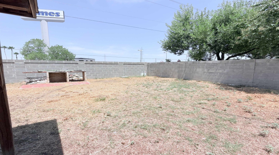 212 Maguey Dr, Laredo, Texas 78041, 4 Bedrooms Bedrooms, 5 Rooms Rooms,1 BathroomBathrooms,Residential,For Sale,212 Maguey Dr,20264065