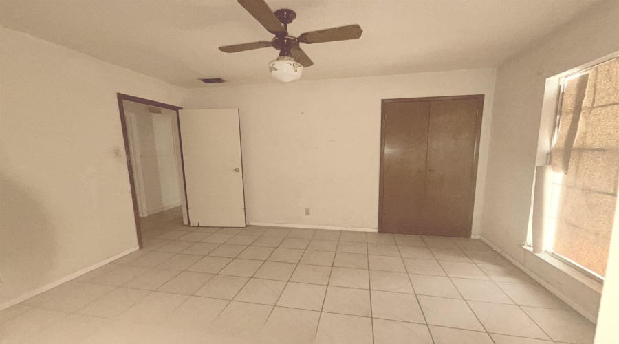 212 Maguey Dr, Laredo, Texas 78041, 4 Bedrooms Bedrooms, 5 Rooms Rooms,1 BathroomBathrooms,Residential,For Sale,212 Maguey Dr,20264065