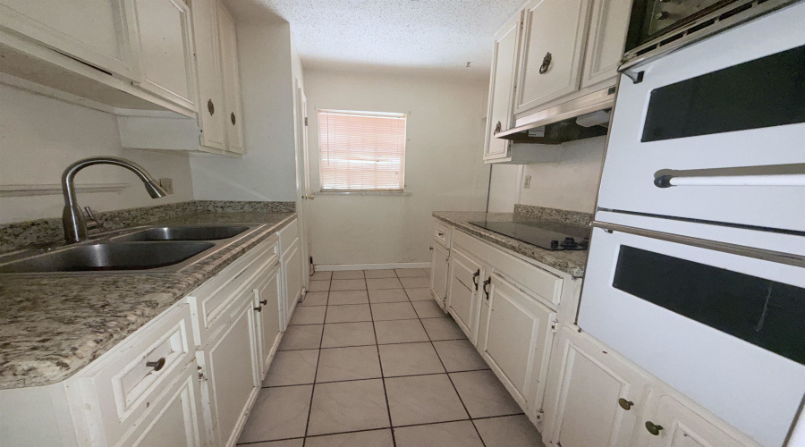 212 Maguey Dr, Laredo, Texas 78041, 4 Bedrooms Bedrooms, 5 Rooms Rooms,1 BathroomBathrooms,Residential,For Sale,212 Maguey Dr,20264065
