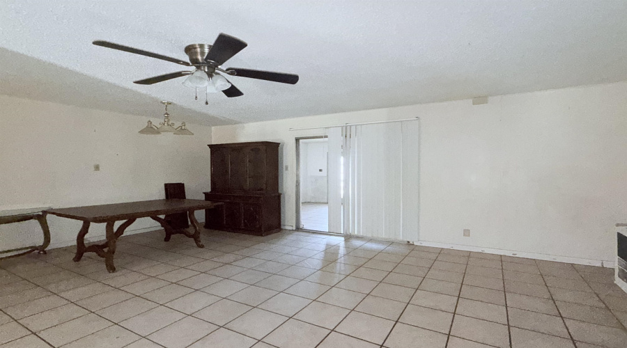 212 Maguey Dr, Laredo, Texas 78041, 4 Bedrooms Bedrooms, 5 Rooms Rooms,1 BathroomBathrooms,Residential,For Sale,212 Maguey Dr,20264065