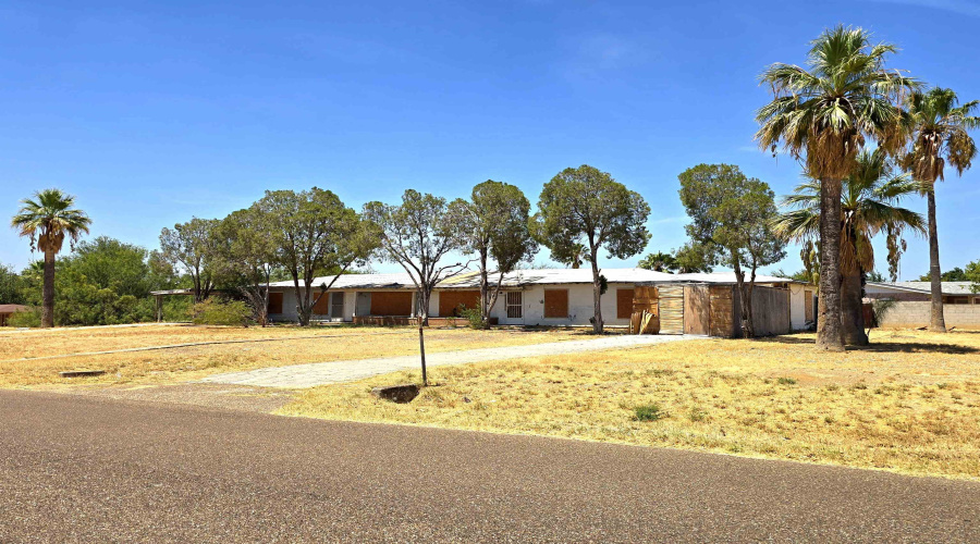 600 A&B Cherry Hill Dr, Laredo, Texas 78041, 6 Bedrooms Bedrooms, 8 Rooms Rooms,4 BathroomsBathrooms,Residential,For Sale,600 A&B Cherry Hill Dr,20264068