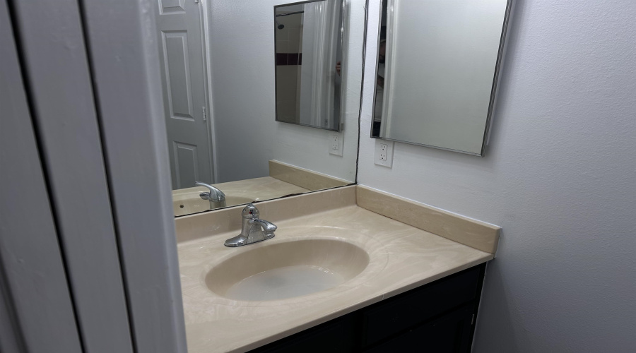 2445 Monarch Dr, Laredo, Texas 78045-4265, 4 Bedrooms Bedrooms, 6 Rooms Rooms,2 BathroomsBathrooms,Residential,For Rent,2445 Monarch Dr,20264069