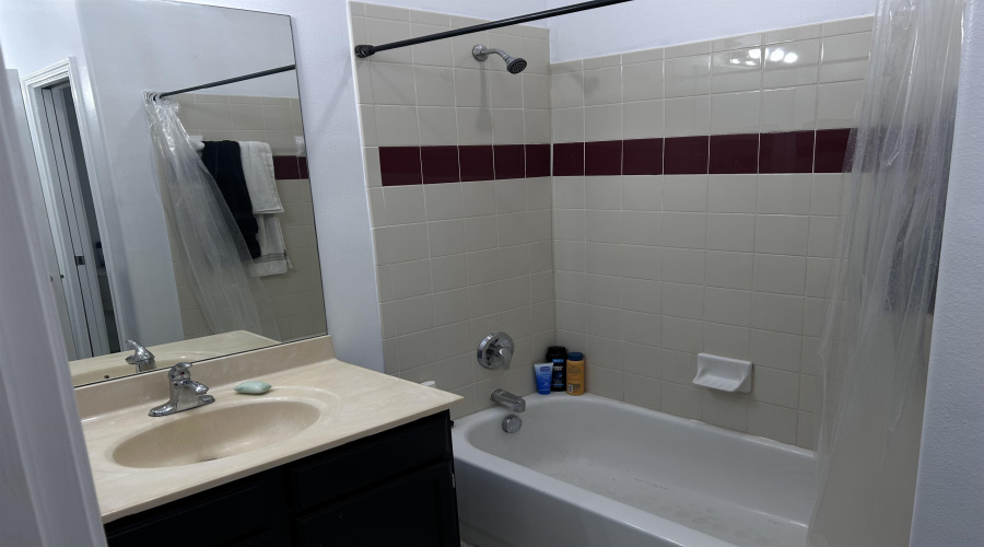 2445 Monarch Dr, Laredo, Texas 78045-4265, 4 Bedrooms Bedrooms, 6 Rooms Rooms,2 BathroomsBathrooms,Residential,For Rent,2445 Monarch Dr,20264069