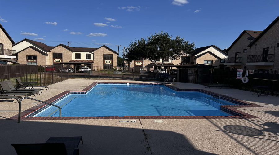2445 Monarch Dr, Laredo, Texas 78045-4265, 4 Bedrooms Bedrooms, 6 Rooms Rooms,2 BathroomsBathrooms,Residential,For Sale,2445 Monarch Dr,20264070