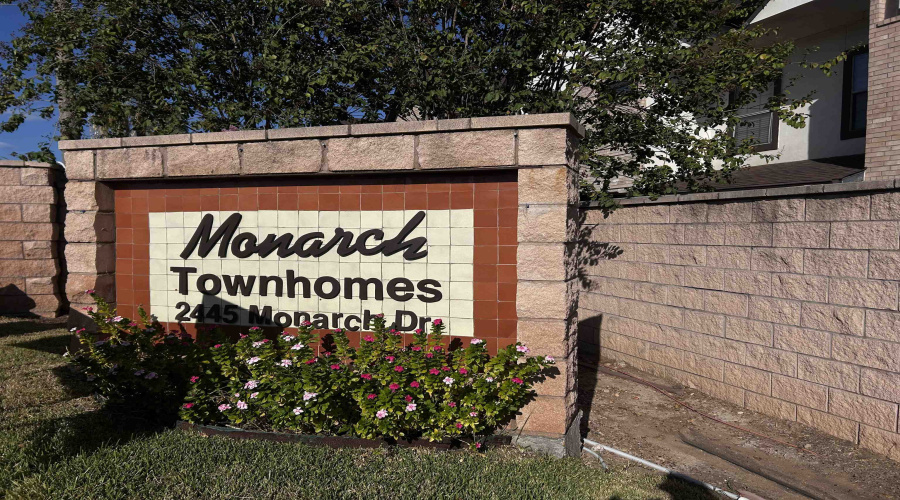 2445 Monarch Dr, Laredo, Texas 78045-4265, 4 Bedrooms Bedrooms, 6 Rooms Rooms,2 BathroomsBathrooms,Residential,For Sale,2445 Monarch Dr,20264070