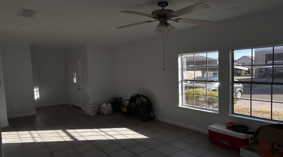 2445 Monarch Dr, Laredo, Texas 78045-4265, 4 Bedrooms Bedrooms, 6 Rooms Rooms,2 BathroomsBathrooms,Residential,For Sale,2445 Monarch Dr,20264070