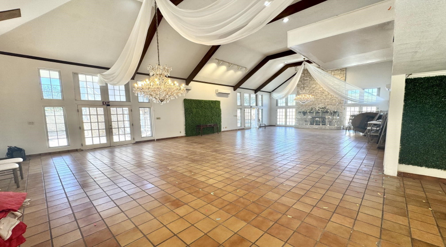1014 Chacon St, Laredo, Texas 78040, 4 Bedrooms Bedrooms, 7 Rooms Rooms,3 BathroomsBathrooms,Residential,For Sale,1014 Chacon St,20264071