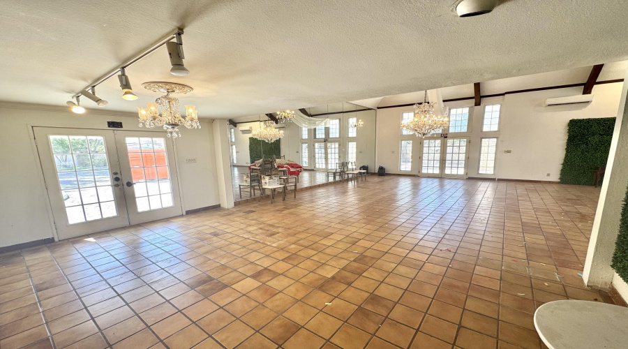 1014 Chacon St, Laredo, Texas 78040, 4 Bedrooms Bedrooms, 7 Rooms Rooms,3 BathroomsBathrooms,Residential,For Sale,1014 Chacon St,20264071