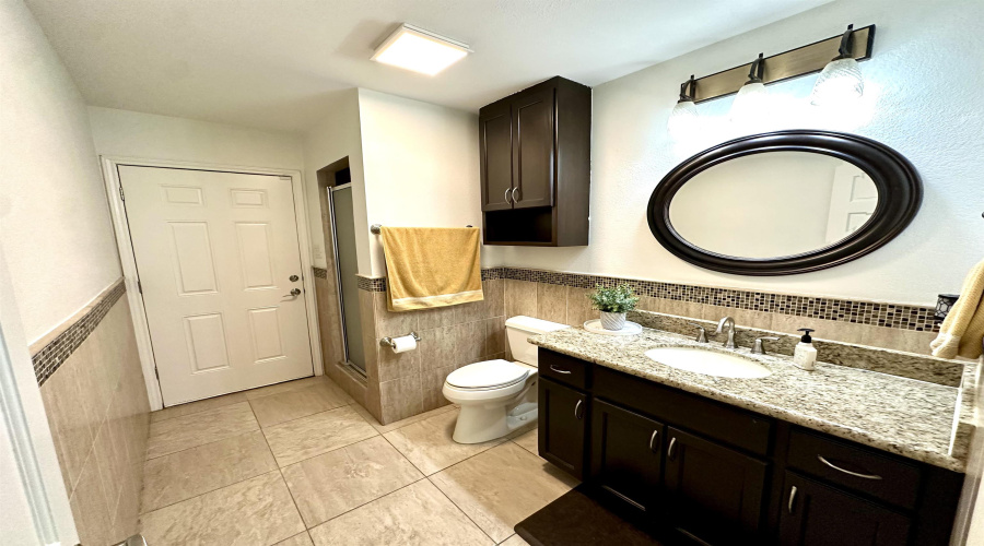 320 Merlin Rd, Laredo, Texas 78041, 5 Bedrooms Bedrooms, 12 Rooms Rooms,4 BathroomsBathrooms,Residential,For Sale,320 Merlin Rd,20264072