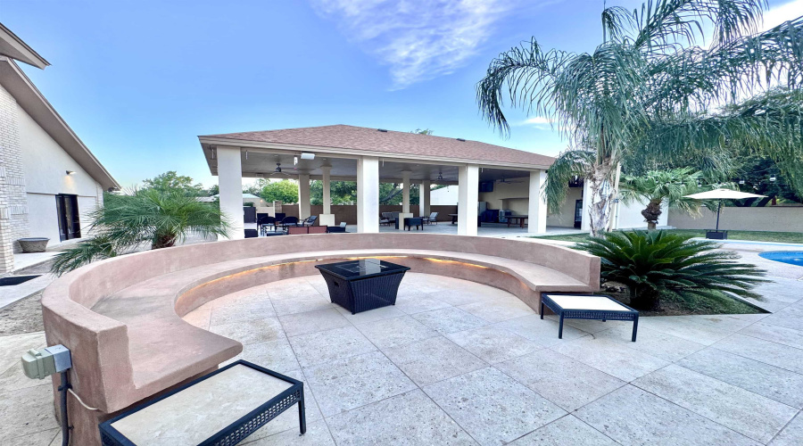 320 Merlin Rd, Laredo, Texas 78041, 5 Bedrooms Bedrooms, 12 Rooms Rooms,4 BathroomsBathrooms,Residential,For Sale,320 Merlin Rd,20264072