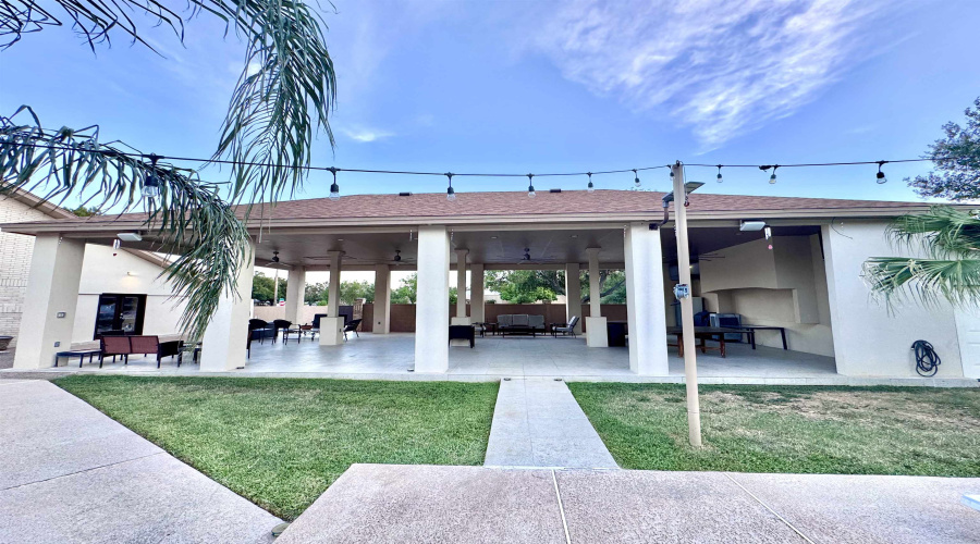 320 Merlin Rd, Laredo, Texas 78041, 5 Bedrooms Bedrooms, 12 Rooms Rooms,4 BathroomsBathrooms,Residential,For Sale,320 Merlin Rd,20264072