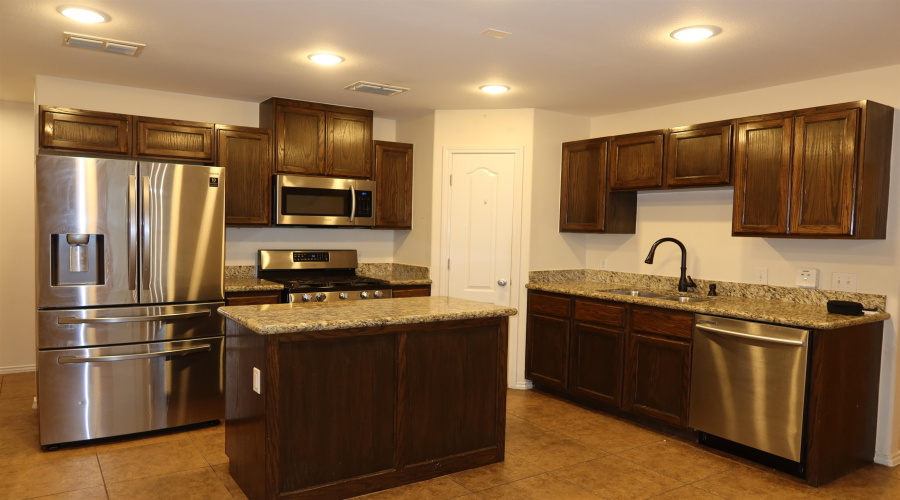 1906 Stonefield Ln, LAREDO, Texas 78045, 4 Bedrooms Bedrooms, 7 Rooms Rooms,2 BathroomsBathrooms,Residential,For Sale,1906 Stonefield Ln,20264073