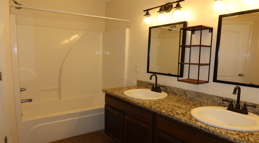 1906 Stonefield Ln, LAREDO, Texas 78045, 4 Bedrooms Bedrooms, 7 Rooms Rooms,2 BathroomsBathrooms,Residential,For Sale,1906 Stonefield Ln,20264073