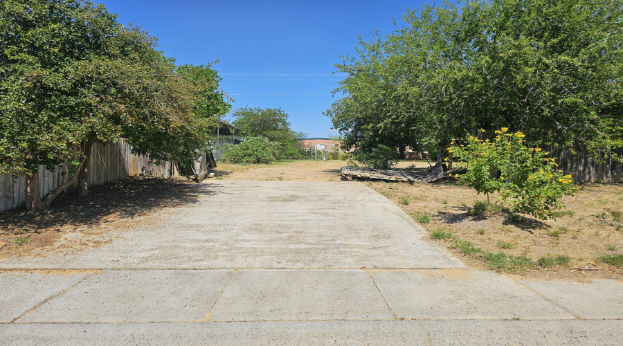 613 Valeria Lp, Laredo, Texas 78046, 3 Bedrooms Bedrooms, 5 Rooms Rooms,2 BathroomsBathrooms,Residential,For Sale,613 Valeria Lp,20264074